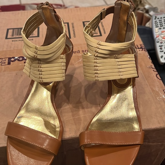 Charles by Charles David Women’s Sandals in Sz 8 - Picture 13 of 14